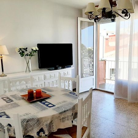 Apartamentos Franch Hospitalet De L'Infant Buitenkant foto