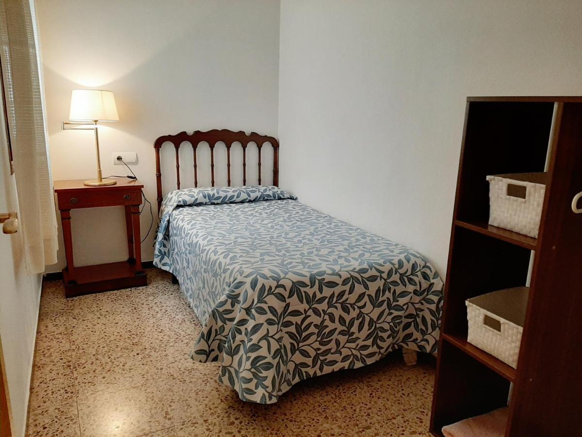 Apartamentos Franch Hospitalet De L'Infant Buitenkant foto
