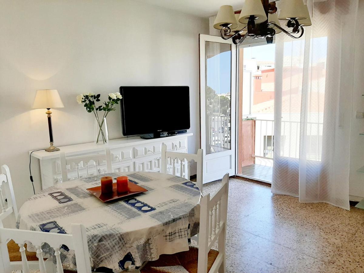 Apartamentos Franch Hospitalet De L'Infant Buitenkant foto