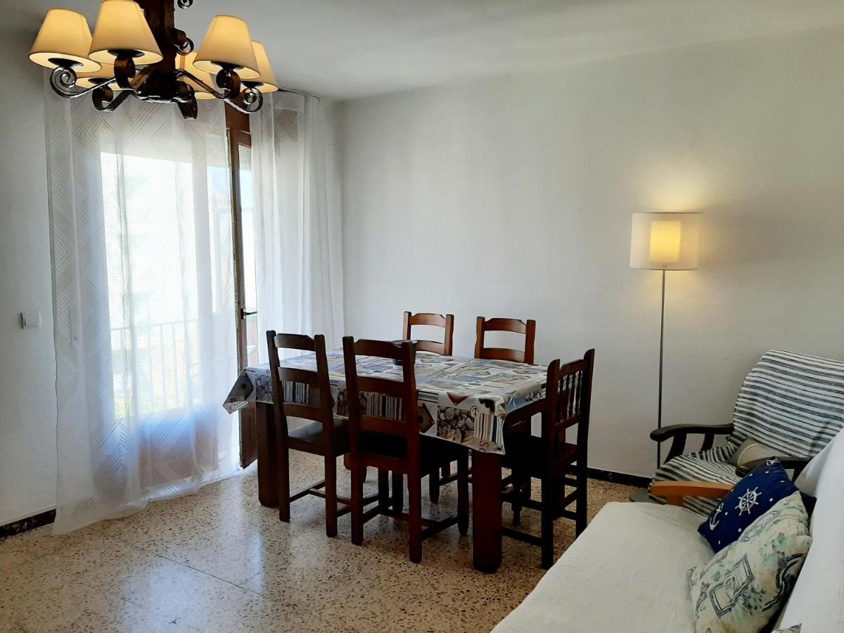 Apartamentos Franch Hospitalet De L'Infant Buitenkant foto