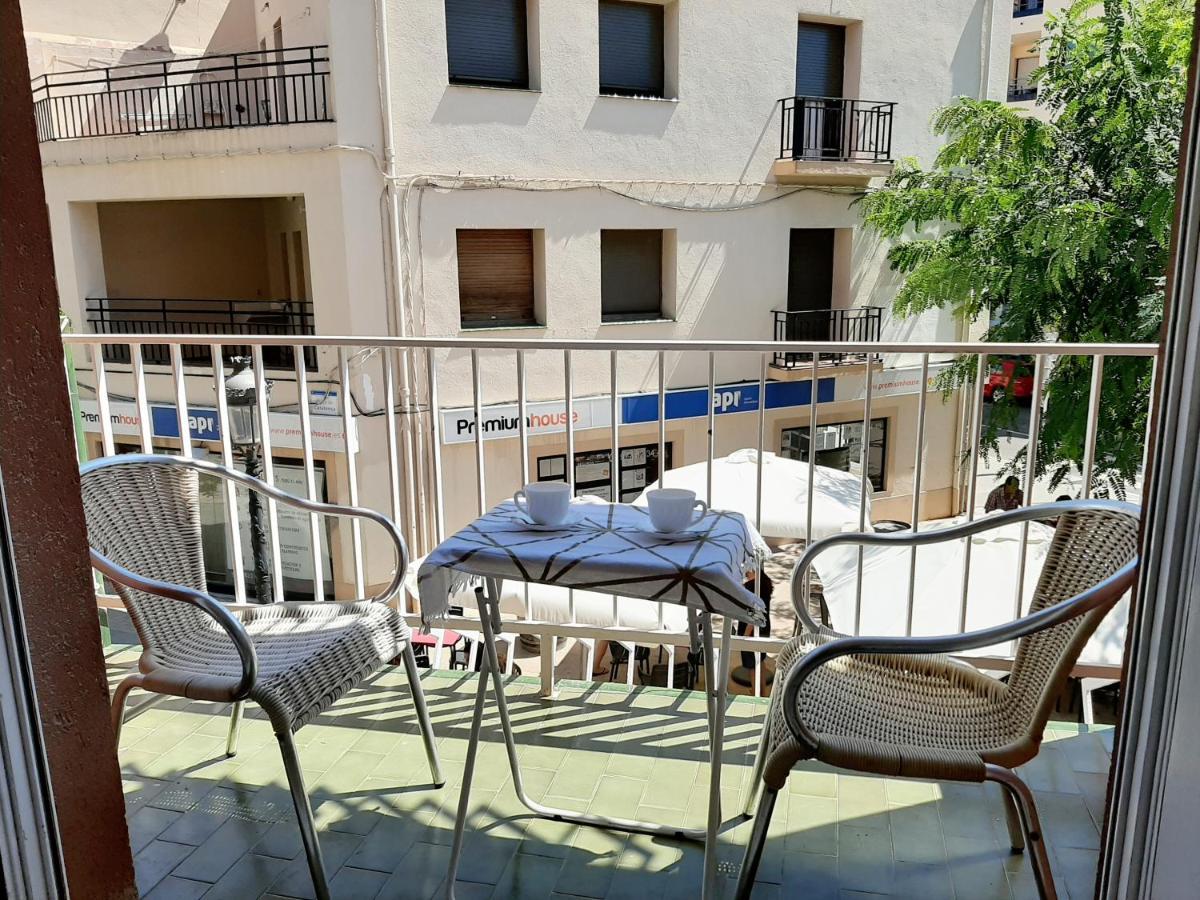Apartamentos Franch Hospitalet De L'Infant Buitenkant foto
