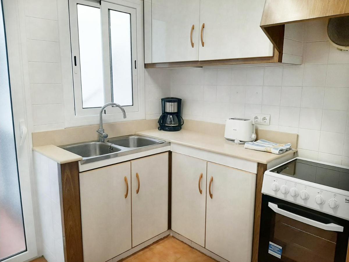 Apartamentos Franch Hospitalet De L'Infant Buitenkant foto